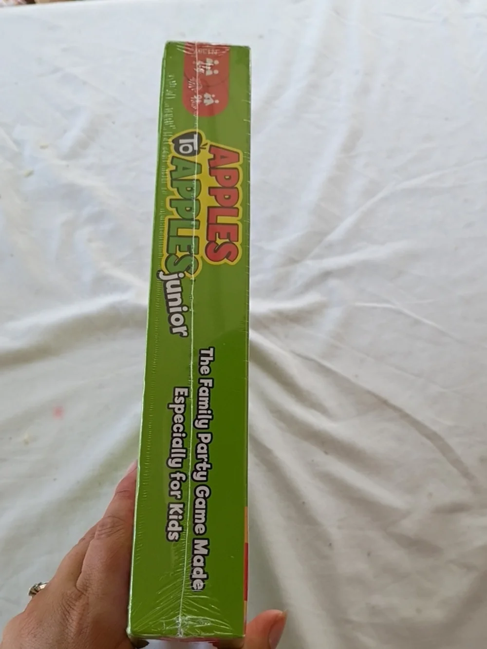 NEW Mattel Apples to Apples Junior Family Party Game Ages 9+ 4-8 Players